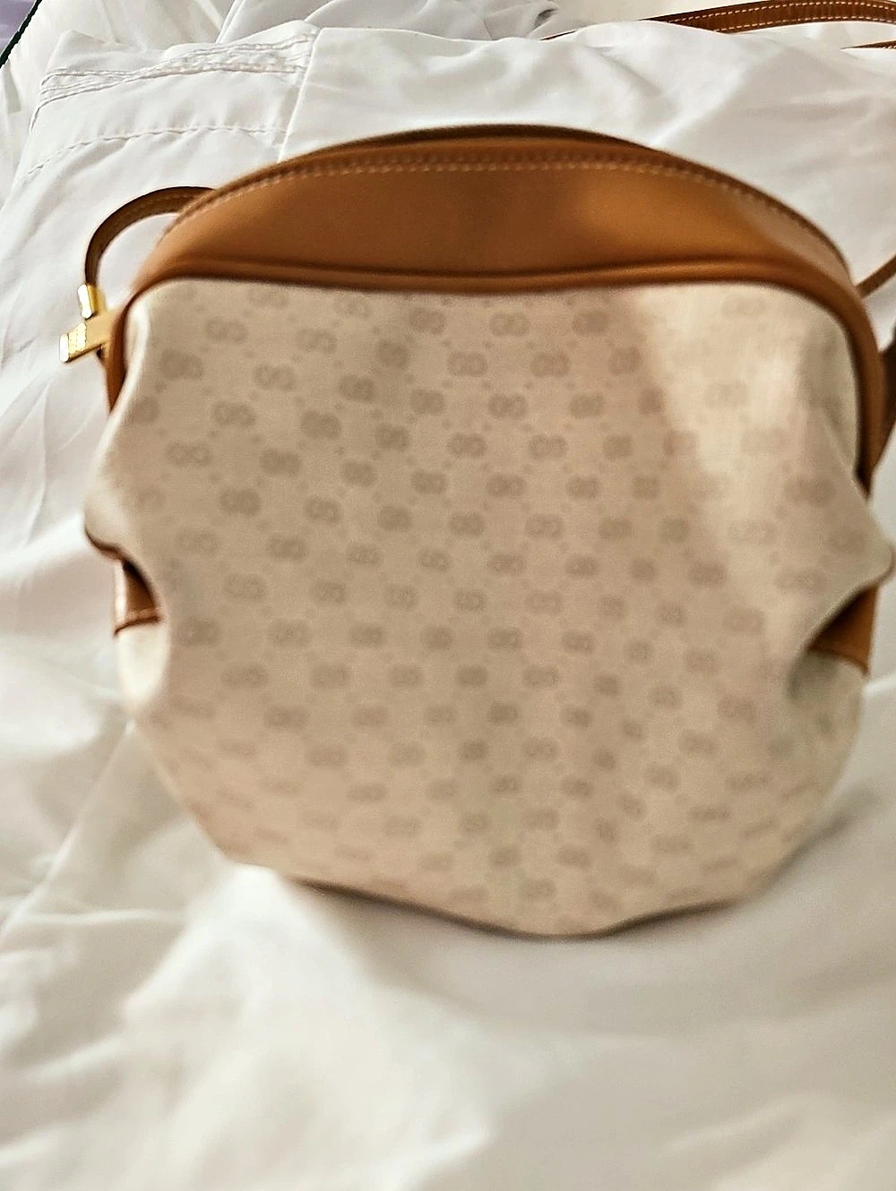 Gucci - Picture 2 of 6